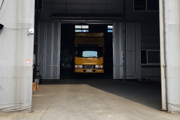 폐기물 차량 보관소